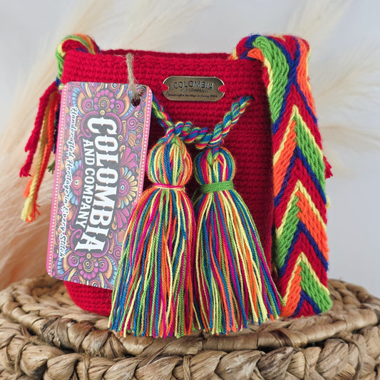 Handmade Crossbody Bucket Bag – Wayuu Unicolor Braided Strap (Small)