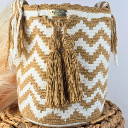 Handmade Crossbody Bucket Bag – Wayuu Design Braided Strap (Medium)