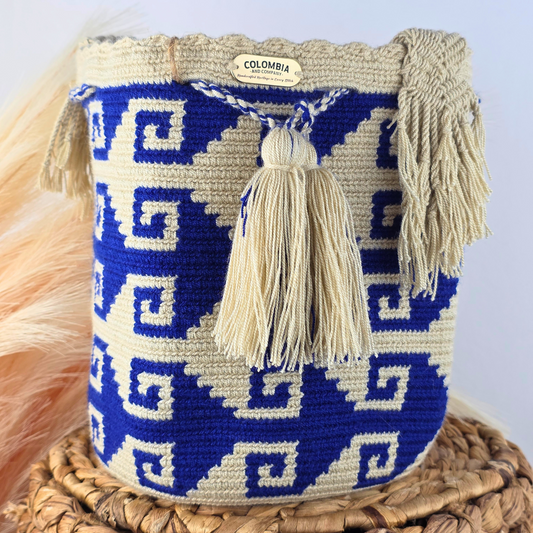 Handmade Crossbody Bucket Bag – Wayuu Design Braided Strap (Medium)