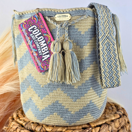 Handmade Crossbody Bucket Bag – Wayuu Design Braided Strap (Medium)