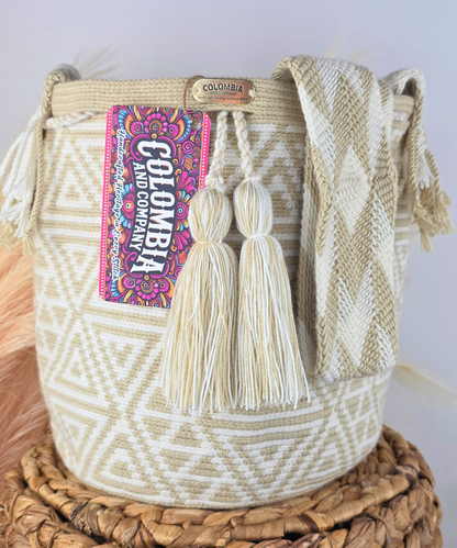Handmade Crossbody Bucket Bag – Wayuu Design Braided Strap (Large)