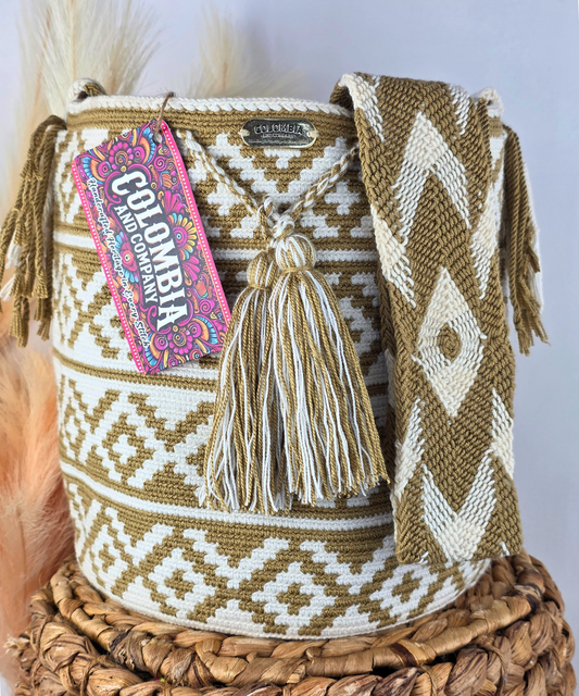 Handmade Crossbody Bucket Bag – Wayuu Design Braided Strap (Large)