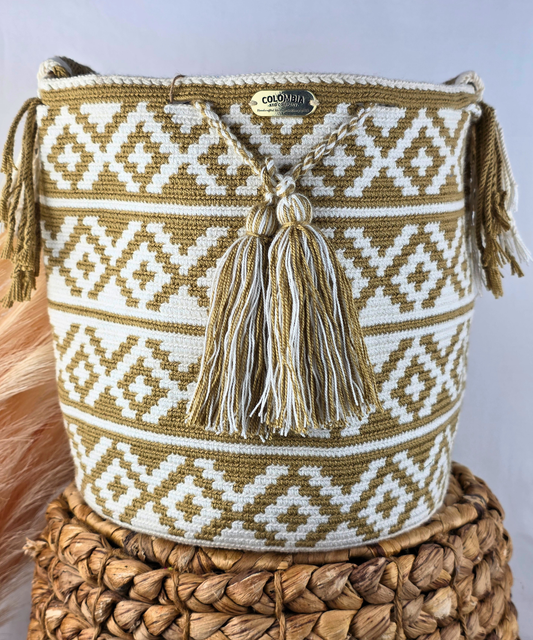 Handmade Crossbody Bucket Bag – Wayuu Design Braided Strap (Large)