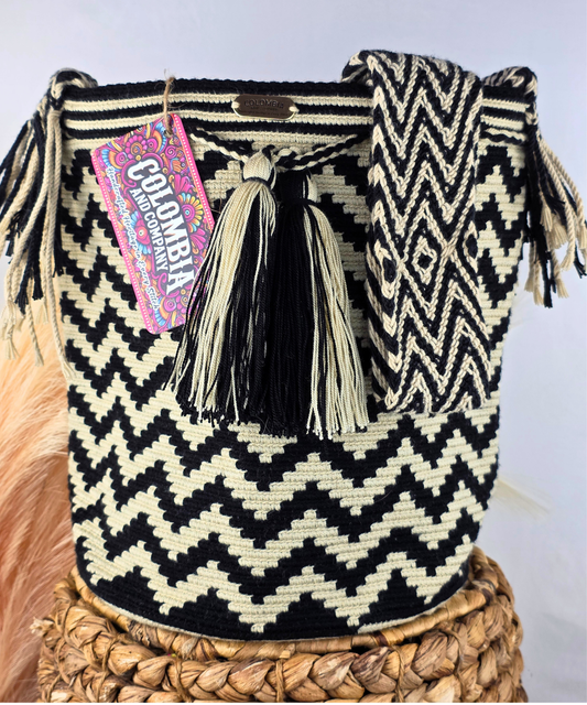 Handmade Crossbody Bucket Bag – Wayuu Design Braided Strap (Large)
